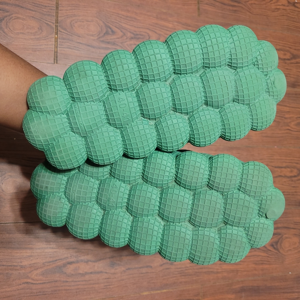 Textured Green Slide Sandals - Picture 3 of 3